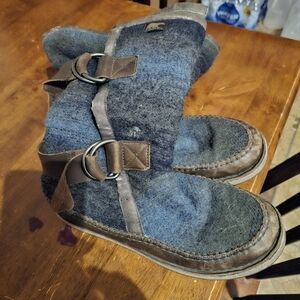SOREL CHIPAHKO Wool Blanket Boots 10 Blue Stripe Used